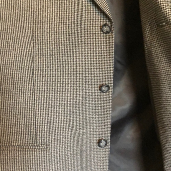 Men’s like new jacket - Picture 3 of 3